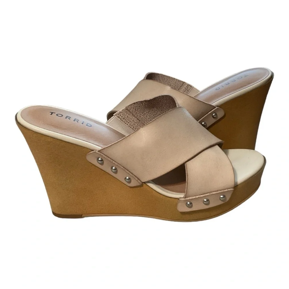 Torrid Bone Platform Wood Wedge Sandal Size 9.5ww NWT